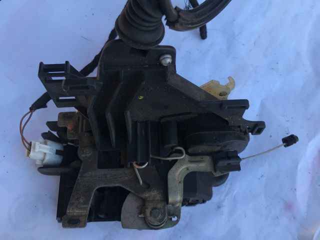 bontott VW GOLF IV Bal első Ajtózár