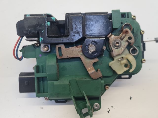 bontott VW GOLF IV Bal első Ajtózár