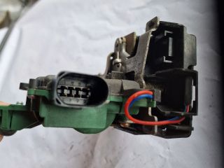 bontott VW GOLF IV Bal első Ajtózár