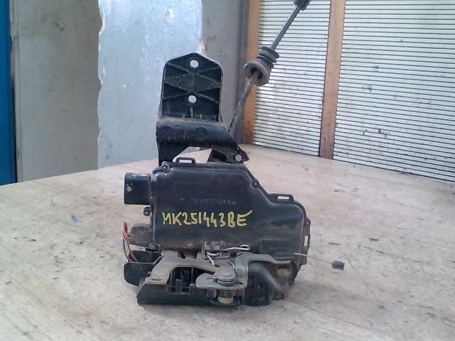 bontott VW GOLF IV Bal első Ajtózár