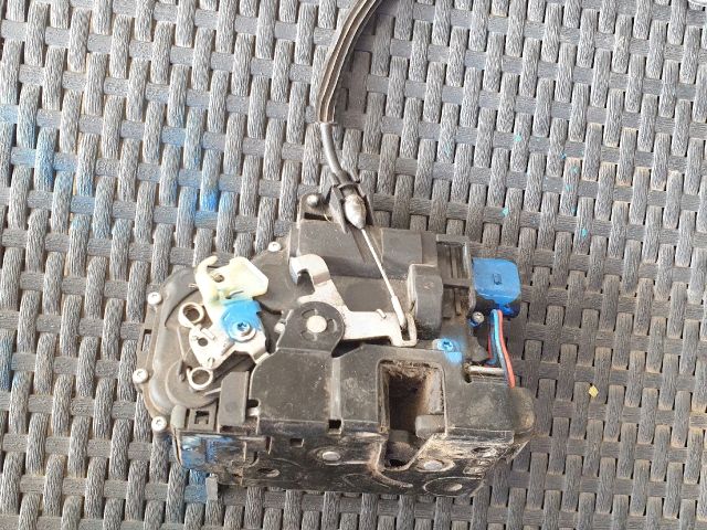 bontott VW GOLF IV Bal első Ajtózár