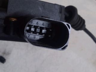 bontott VW GOLF IV Bal első Ajtózár