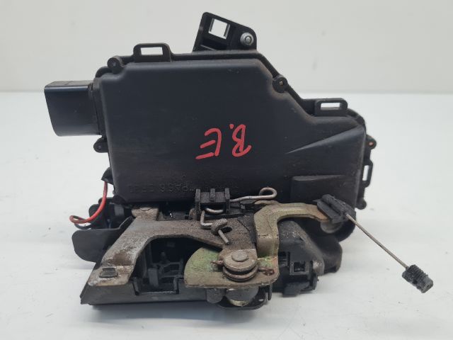 bontott VW GOLF IV Bal első Ajtózár