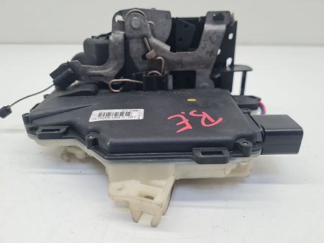 bontott VW GOLF IV Bal első Ajtózár