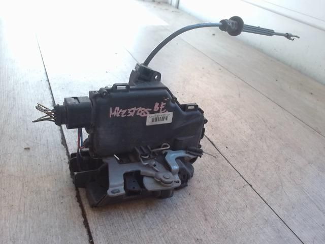 bontott VW GOLF IV Bal első Ajtózár