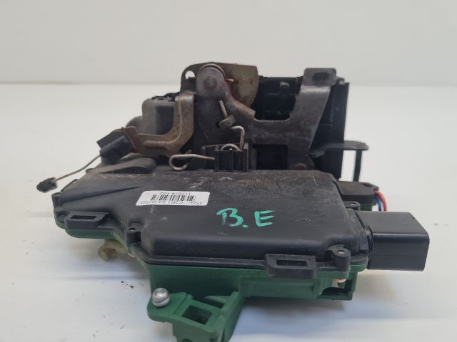 bontott VW GOLF IV Bal első Ajtózár