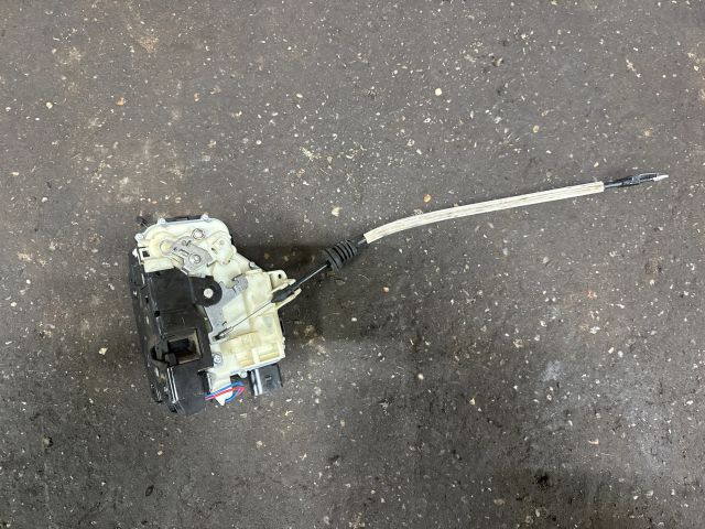 bontott VW GOLF IV Bal első Ajtózár