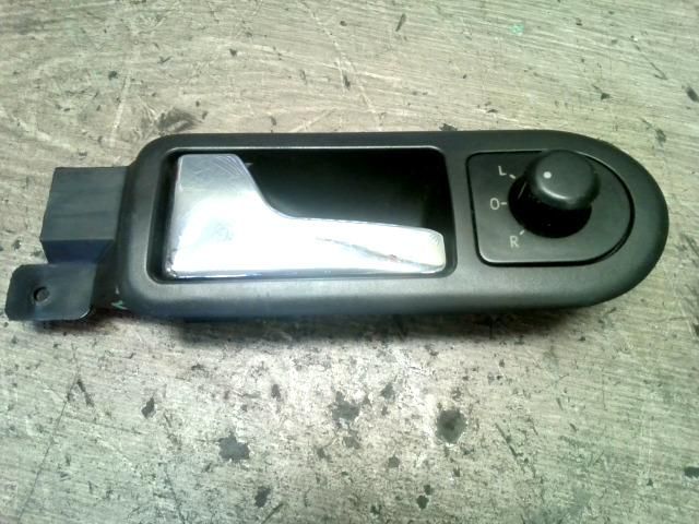bontott VW GOLF IV Bal első Belső Kilincs
