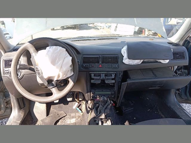 bontott VW GOLF IV Bal első Biztonsági Öv Csat