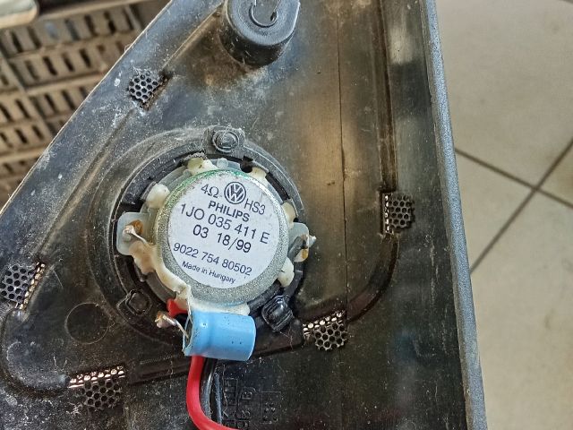 bontott VW GOLF IV Bal első Hangszóró