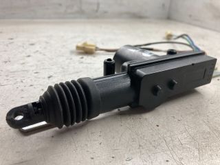 bontott VW GOLF IV Bal első Központizár Motor