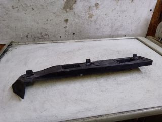 bontott VW GOLF IV Bal első Lökhárító Tartó (Műanyag)