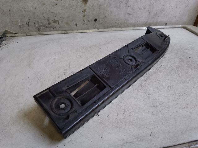 bontott VW GOLF IV Bal első Lökhárító Tartó (Műanyag)