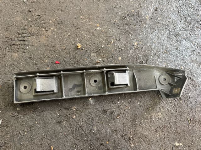 bontott VW GOLF IV Bal első Oldal Lökhárító Tartó (Műanyag)