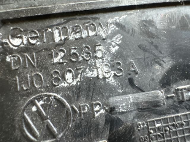 bontott VW GOLF IV Bal első Oldal Lökhárító Tartó (Műanyag)