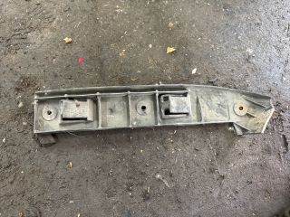 bontott VW GOLF IV Bal első Oldal Lökhárító Tartó (Műanyag)