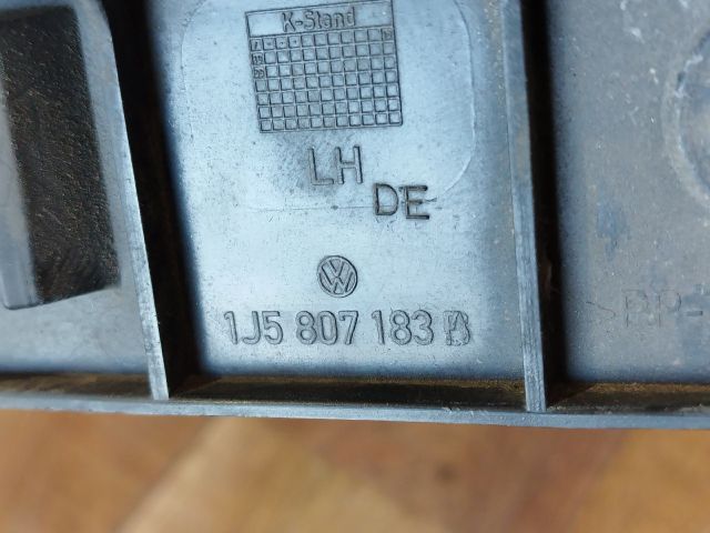 bontott VW GOLF IV Bal első Oldal Lökhárító Tartó (Műanyag)