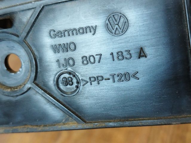 bontott VW GOLF IV Bal első Oldal Lökhárító Tartó (Műanyag)