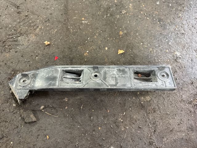 bontott VW GOLF IV Bal első Oldal Lökhárító Tartó (Műanyag)