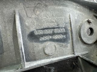 bontott VW GOLF IV Bal első Oldal Lökhárító Tartó (Műanyag)