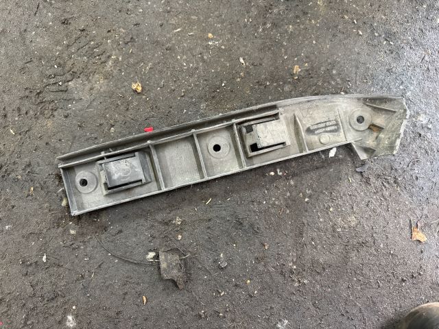 bontott VW GOLF IV Bal első Oldal Lökhárító Tartó (Műanyag)