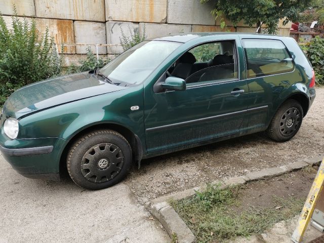 bontott VW GOLF IV Bal első Sárvédő Gumi