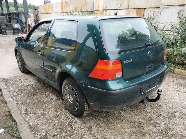 bontott VW GOLF IV Bal első Sárvédő Gumi