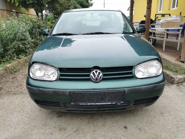 bontott VW GOLF IV Bal első Sárvédő Gumi