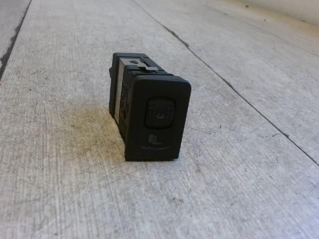 bontott VW GOLF IV Bal első Ülésfűtés Kapcsoló