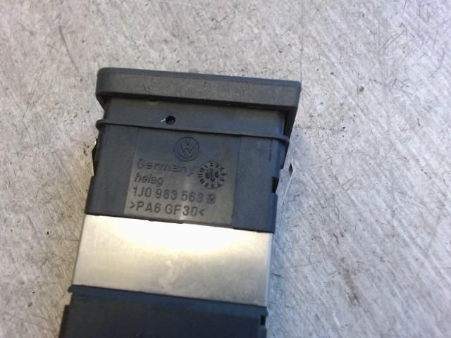 bontott VW GOLF IV Bal első Ülésfűtés Kapcsoló