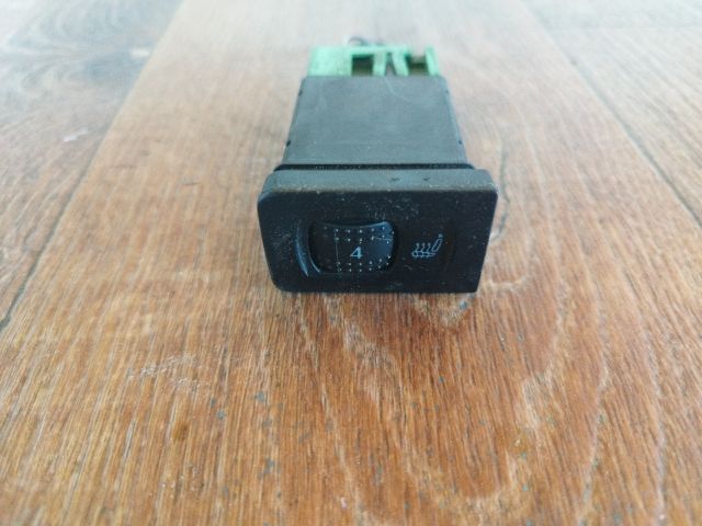 bontott VW GOLF IV Bal első Ülésfűtés Kapcsoló