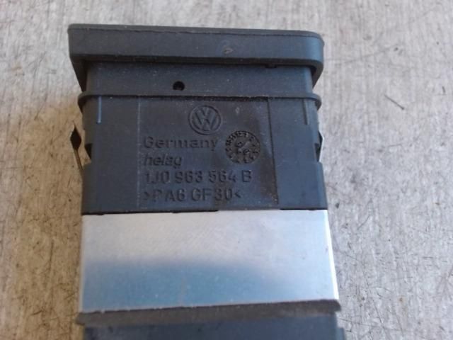 bontott VW GOLF IV Bal első Ülésfűtés Kapcsoló