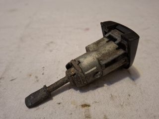 bontott VW GOLF IV Bal első Zárbetét