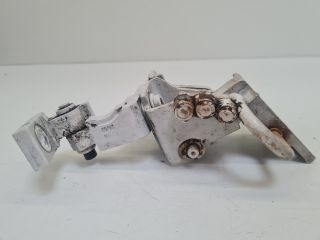 bontott VW GOLF IV Bal első Zsanér