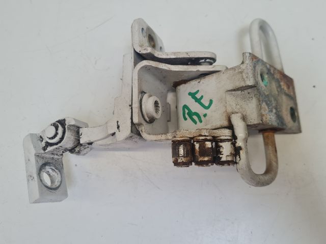 bontott VW GOLF IV Bal első Zsanér