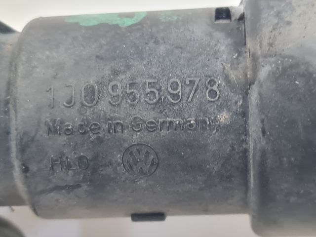 bontott VW GOLF IV Bal Fényszórómosó Fúvóka