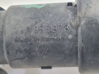 bontott VW GOLF IV Bal Fényszórómosó Fúvóka