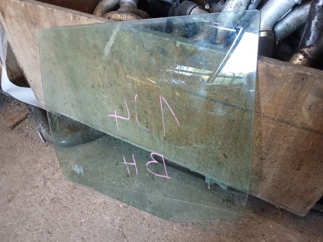 bontott VW GOLF IV Bal hátsó Ablak