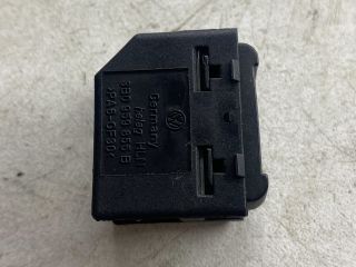 bontott VW GOLF IV Bal hátsó Ablakemelő Kapcsoló