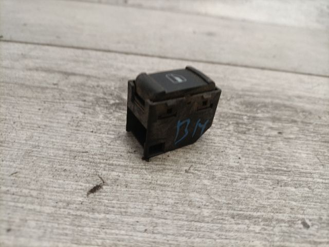 bontott VW GOLF IV Bal hátsó Ablakemelő Kapcsoló