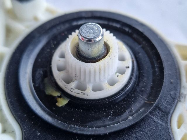 bontott VW GOLF IV Bal hátsó Ablakemelő Motor