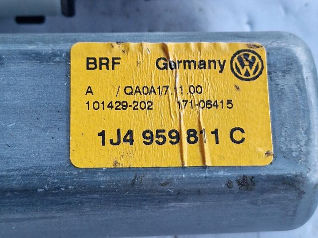 bontott VW GOLF IV Bal hátsó Ablakemelő Motor