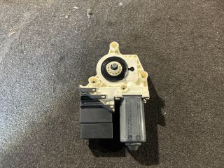 bontott VW GOLF IV Bal hátsó Ablakemelő Motor