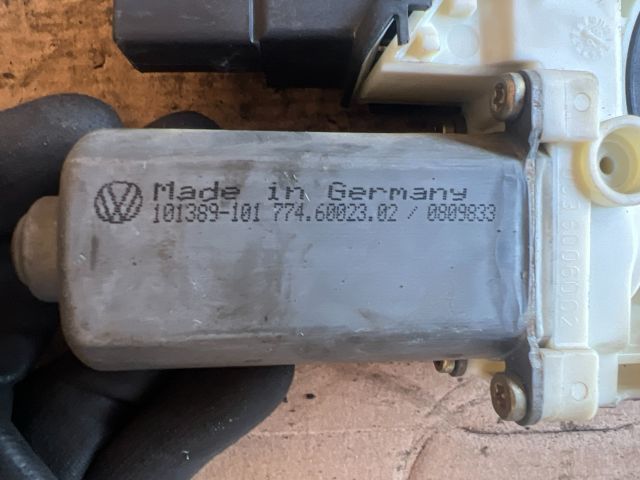 bontott VW GOLF IV Bal hátsó Ablakemelő Motor