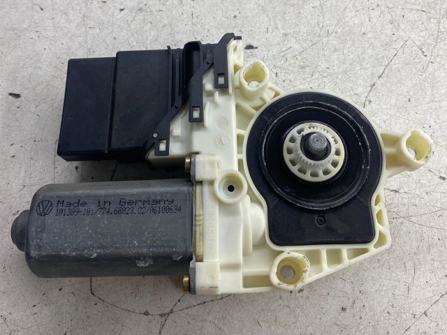 bontott VW GOLF IV Bal hátsó Ablakemelő Motor