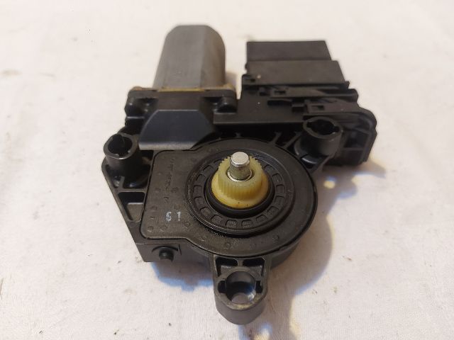 bontott VW GOLF IV Bal hátsó Ablakemelő Motor