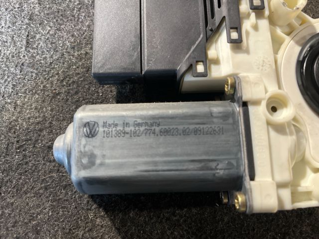 bontott VW GOLF IV Bal hátsó Ablakemelő Motor