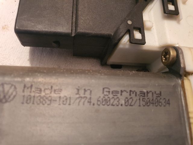 bontott VW GOLF IV Bal hátsó Ablakemelő Motor