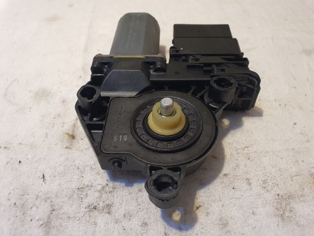 bontott VW GOLF IV Bal hátsó Ablakemelő Motor