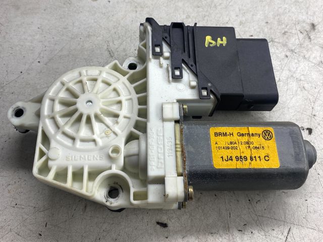 bontott VW GOLF IV Bal hátsó Ablakemelő Motor
